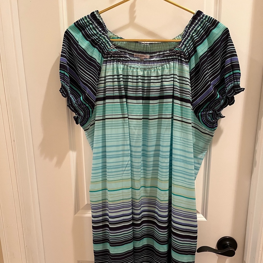 Gap dress. Super cute this summer! Polyester material. Gently used.
